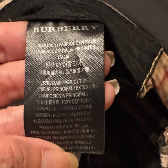 Burberry Beige Checkered Cap - Picture 5 of 6